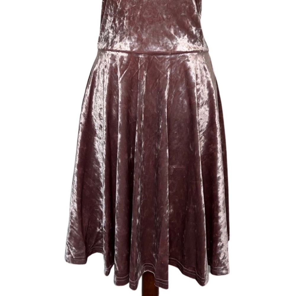 Sexy Plus Size Mauve Crushed Velvet Scoop Neck Mini Dress - Picture 5 of 13